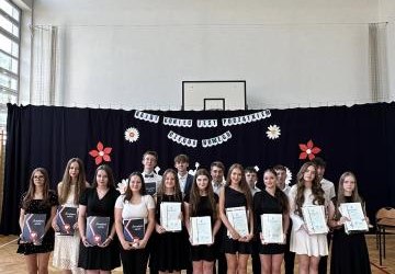 Uroczyste zakończenie roku szkolnego dla uczniów klasy ósmej