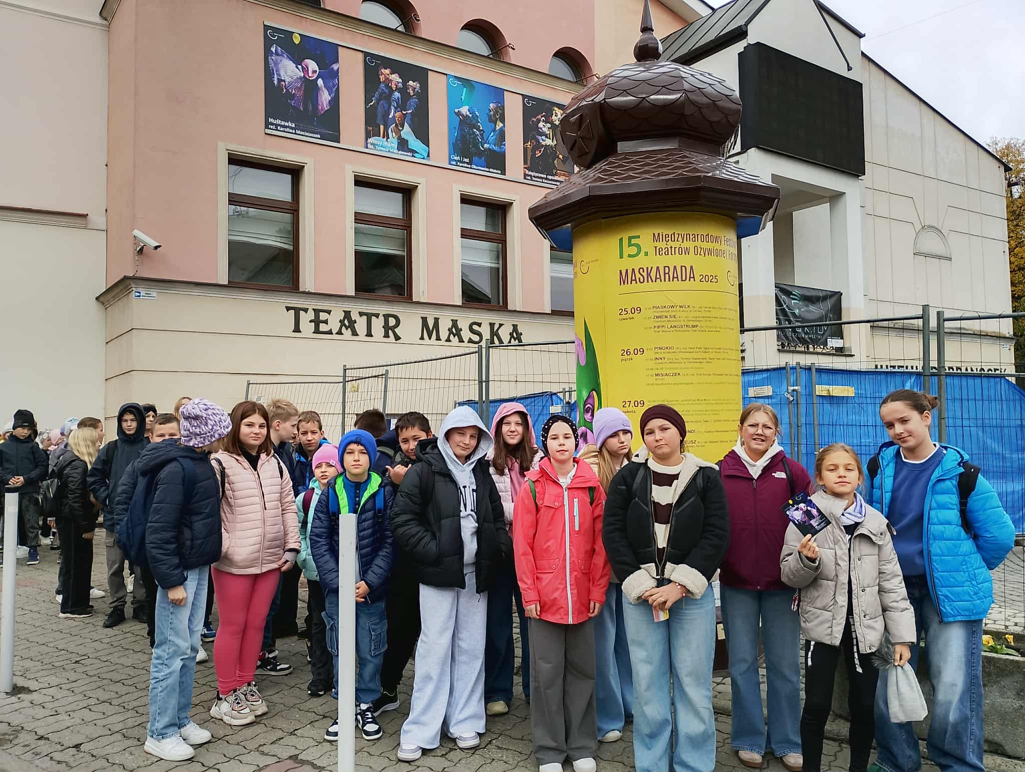 Książek czar-  w bibliotece i na deskach teatralnych