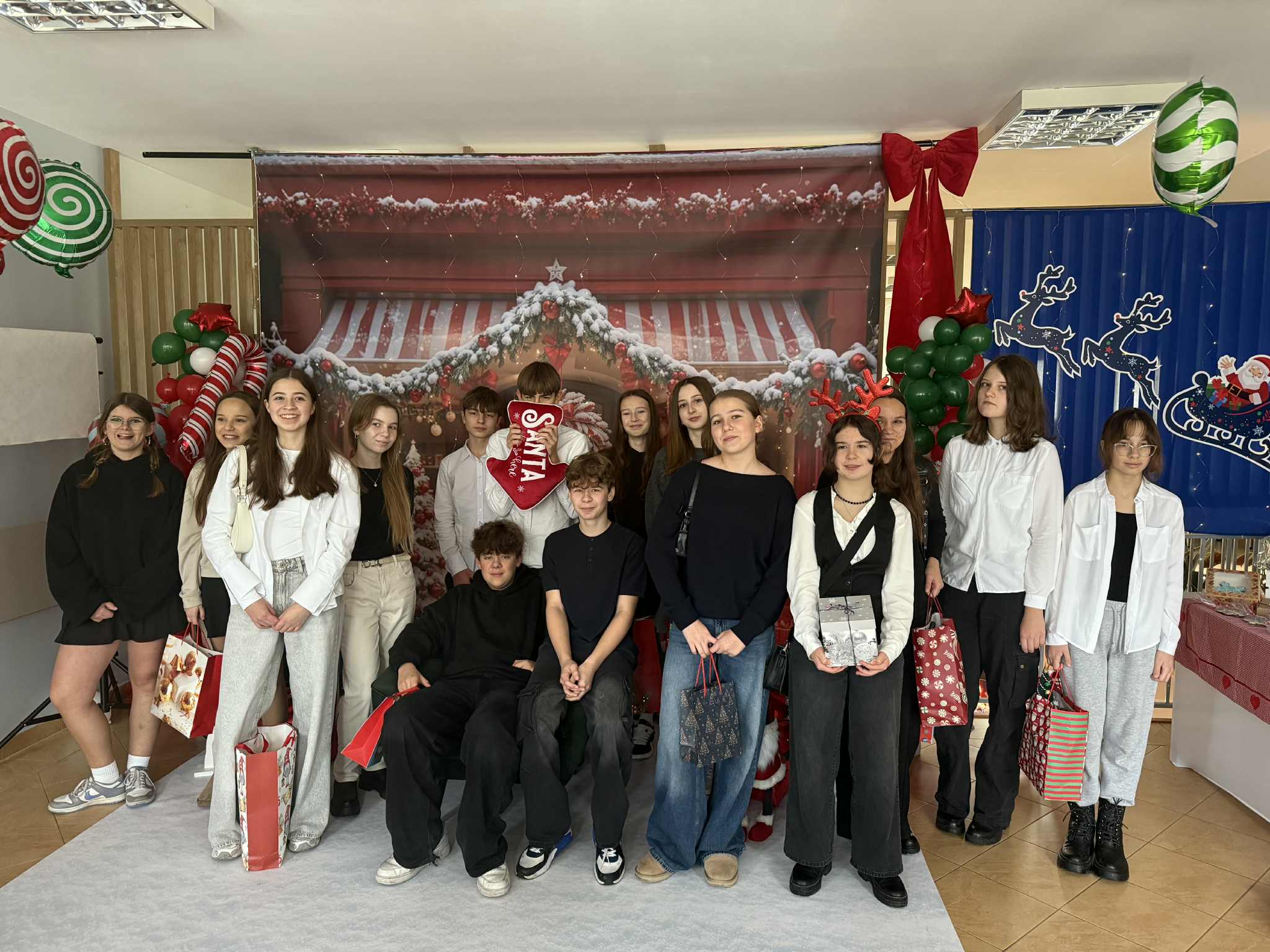 Świąteczne wyjście klas 7a, 7b i 8 do Centrum Natura Caritas