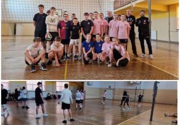 Mikołajkowy mecz towarzyski w piłce siatkowej SP Widełka – ZS Budy Głogowskie