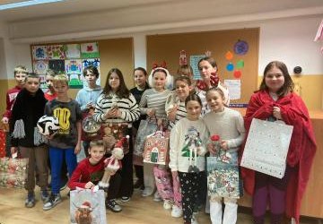 Wigilia i mikołajki klasy 5b 