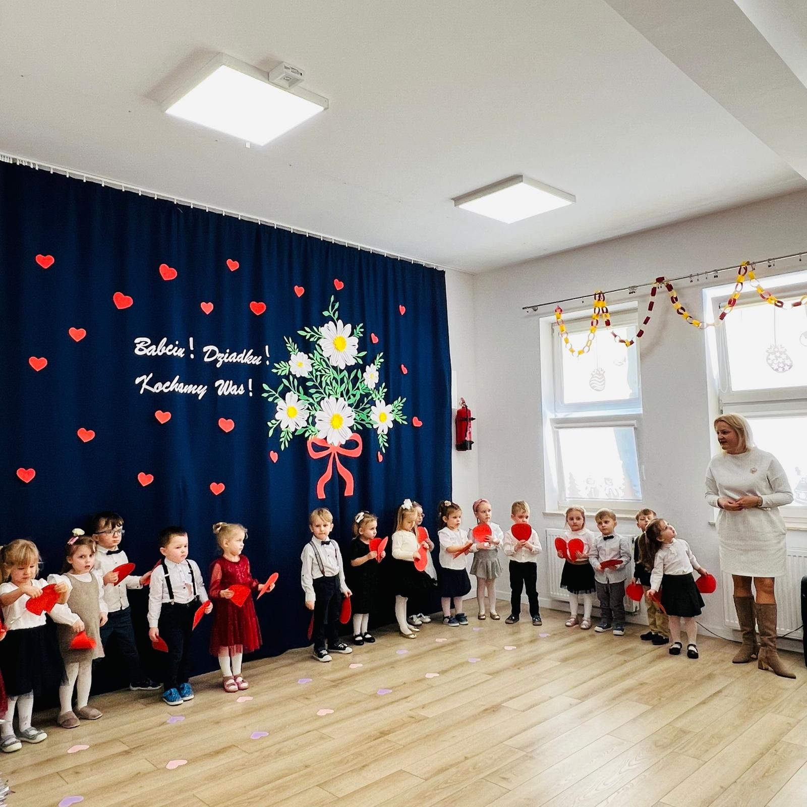DZIEŃ BABCI I DZIADKA W ODDZIAŁACH PRZEDSZKOLNYCH