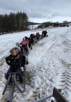 Zimowa przygoda klasy 8 w Pstrągowej