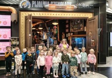 Wycieczka przedszkolaków z gr. 2 i 3 do Pijalni Czekolady