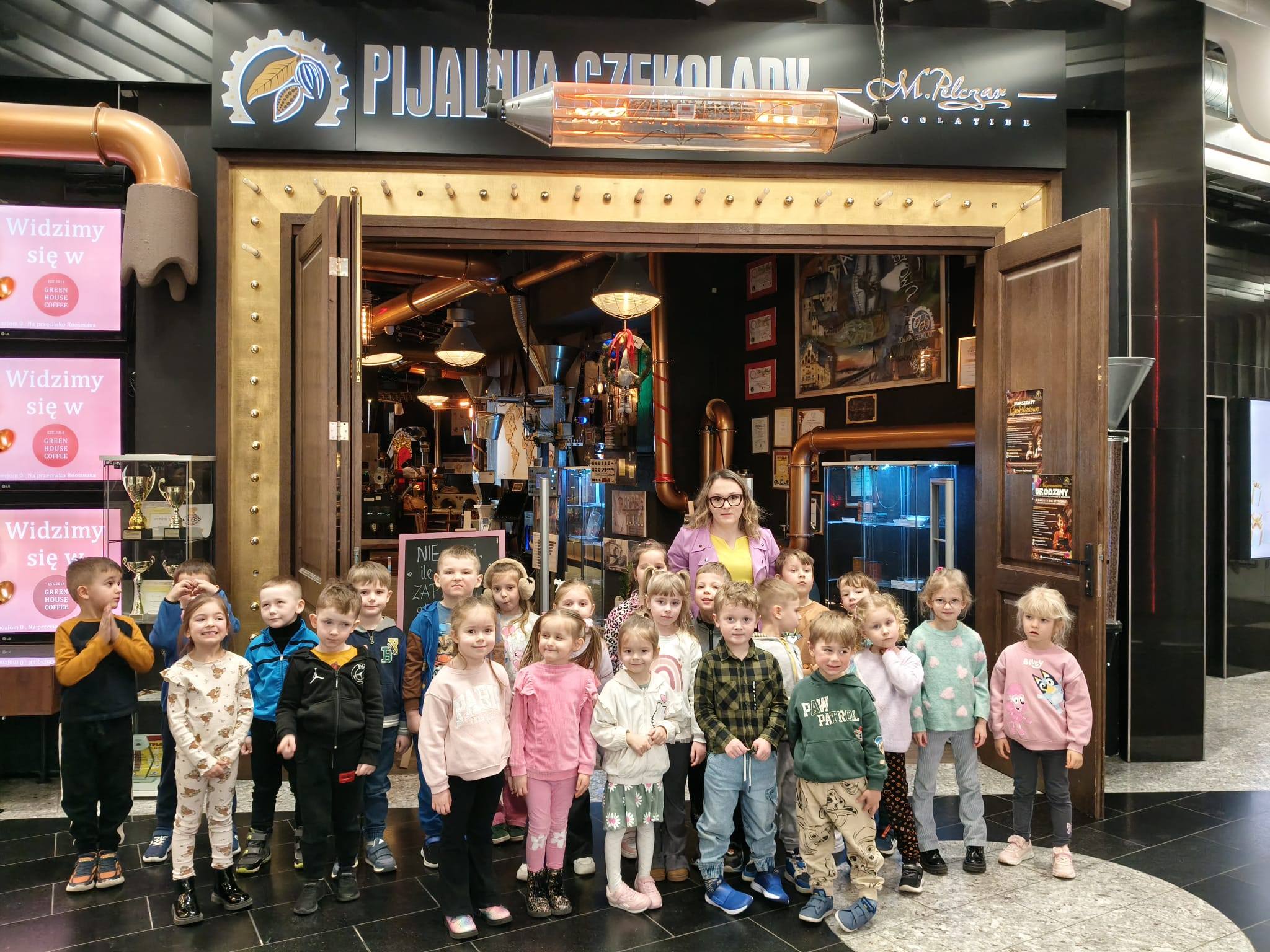 Wycieczka przedszkolaków z gr. 2 i 3 do Pijalni Czekolady