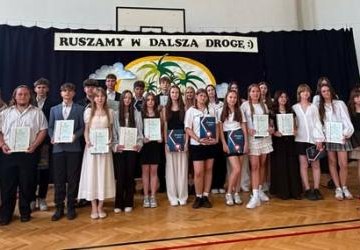 Uroczyste pożegnanie uczniów klasy VIII