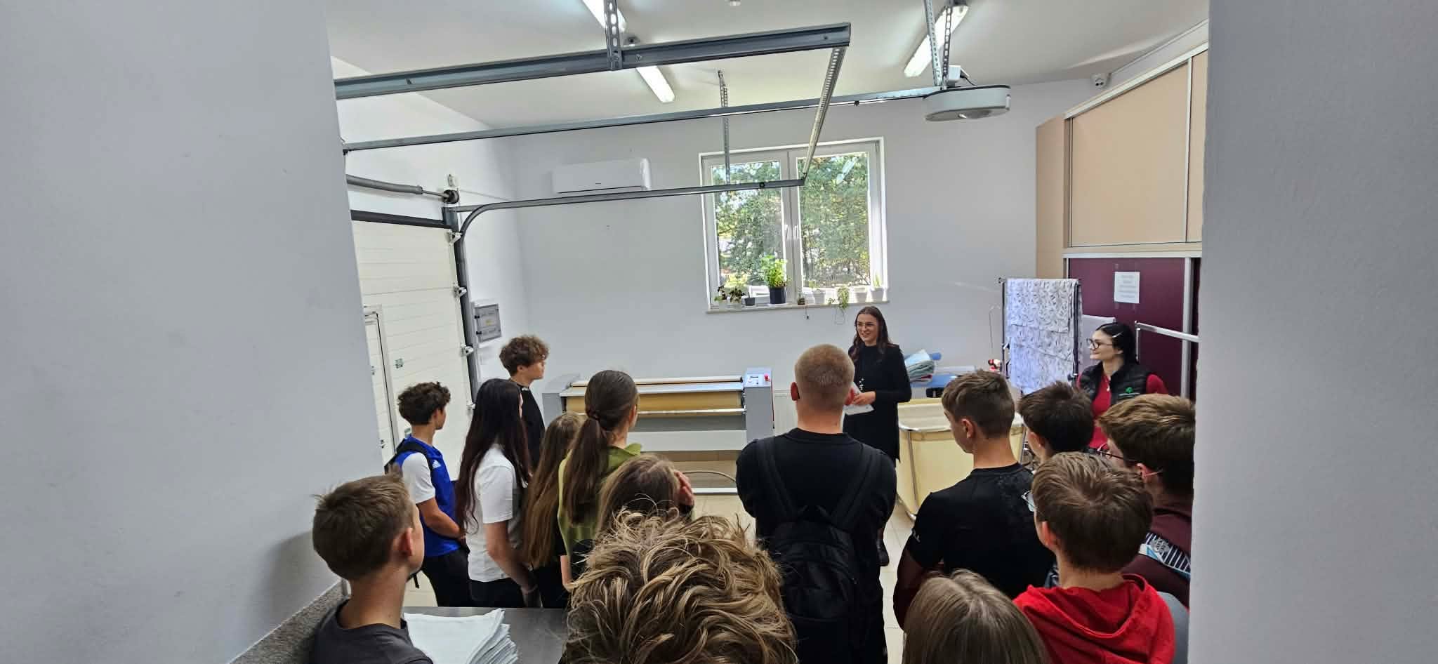 Klasa VIII z wizytą w Zakładzie Aktywności Zawodowej w Budach Głogowskich!