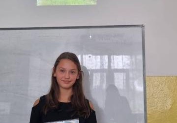 Gratulacje dla Alicji z klasy 4a!